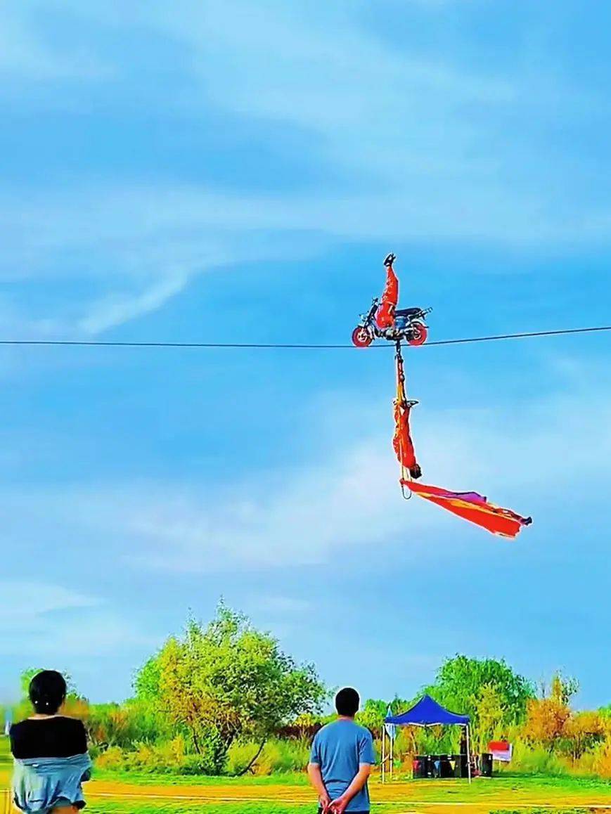 开云在线直播-包含国际空中飞人特技表演，视觉震撼的极限运动盛典的词条