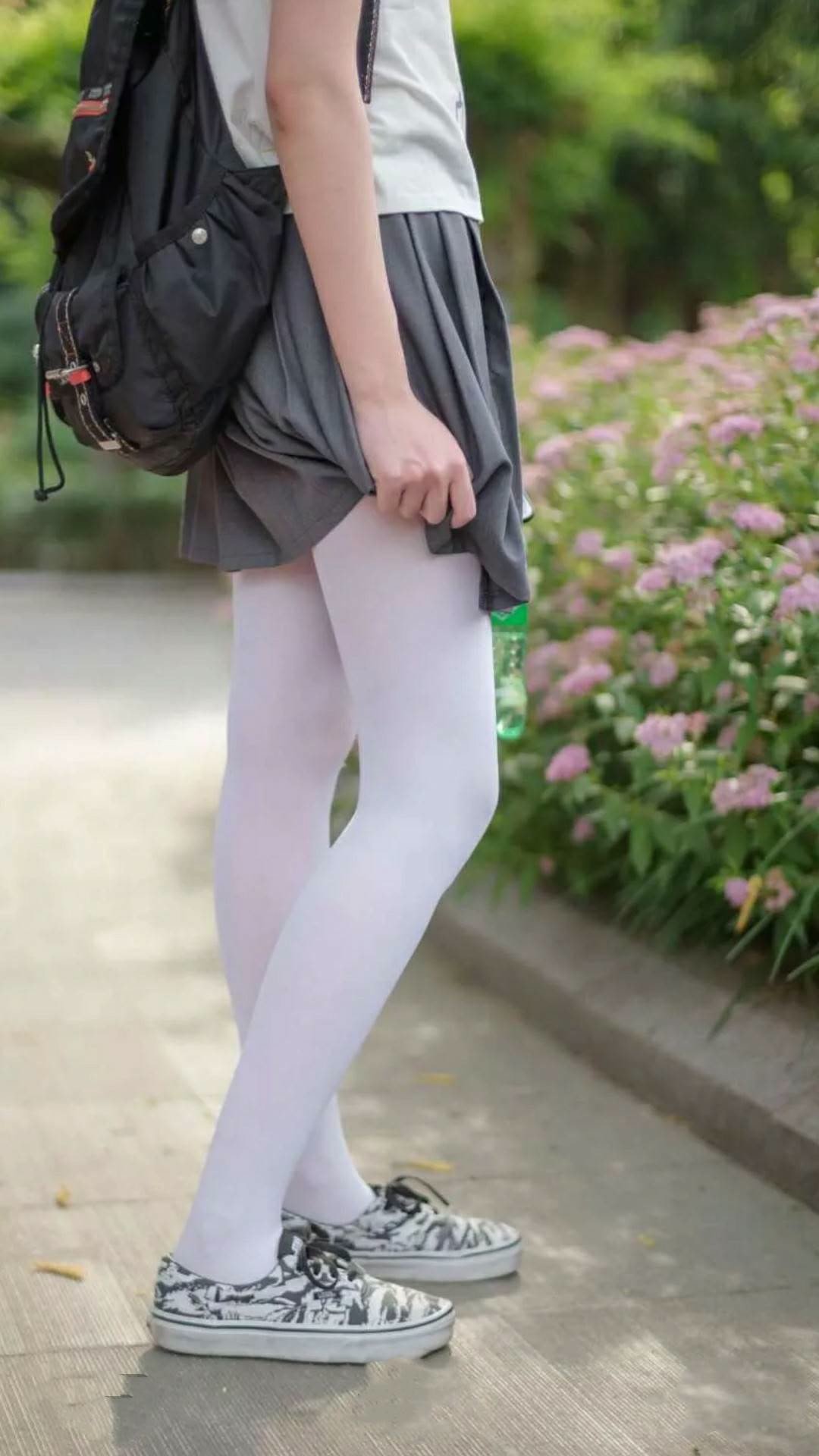 国家队缺乏针对不同风格球队的应对预案，担心球队缺乏深度