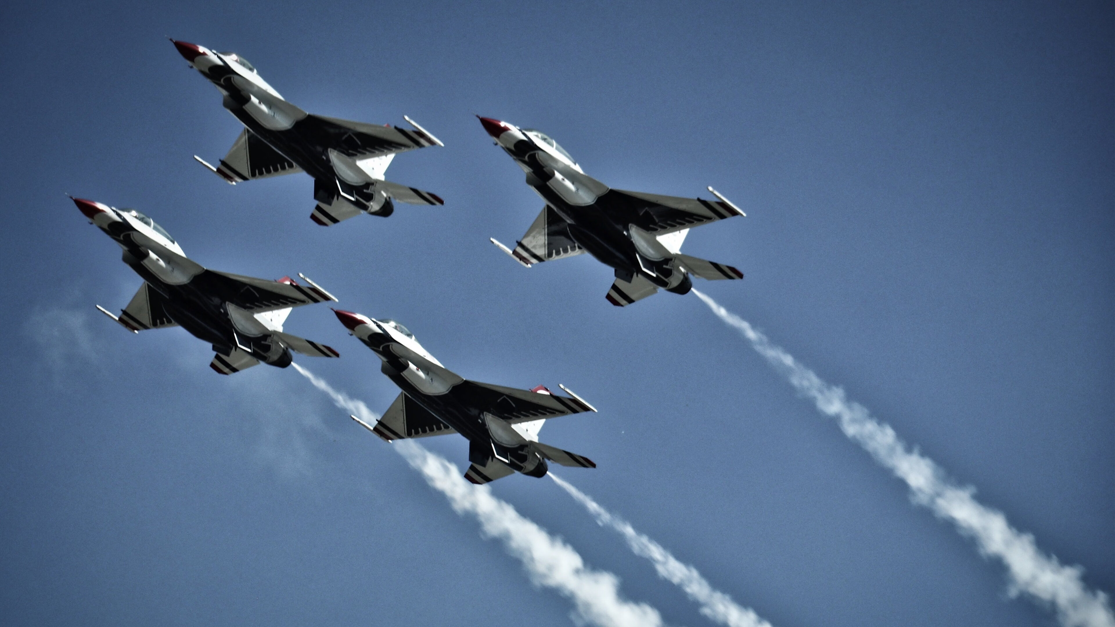 开云入口-德甲火线对决：攻守瞬间转换令人欢呼